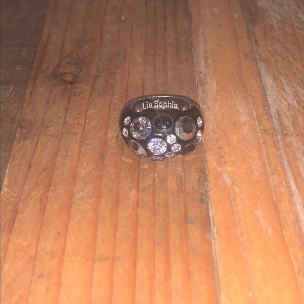 Lia sophia red carpet collection ring size 7